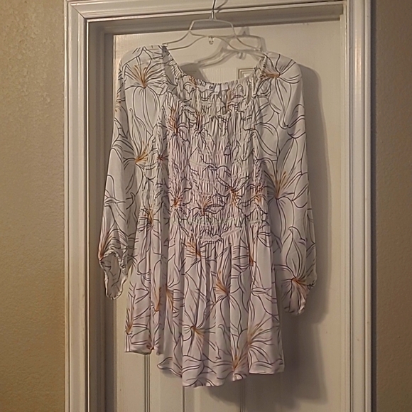 Women's floral blouse - Picture 1 of 5